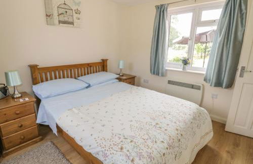 Lawn Lodge - Photo 12