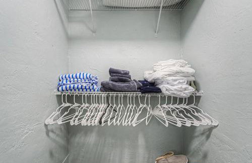 East Boca Getaway with Hot Tub Near Beach and Mizner Park - Foto 13