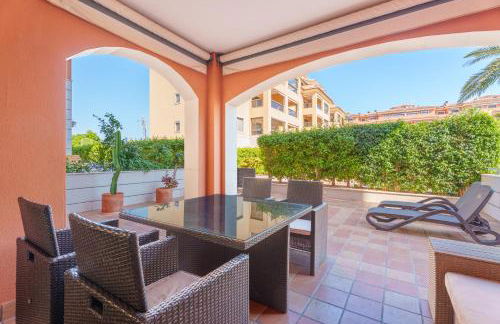 Hogar Brisa de las Marinas acogedor apartamento con amplia terraza y acceso directo a las piscinas-Comfortable apartment with spacious terrace and direct pool access - Foto 1