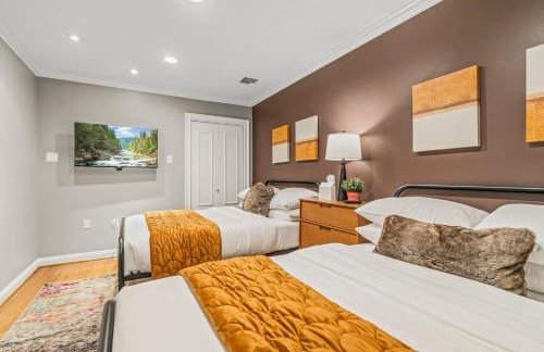 5 bdrm - Heated Indoor Pool - Roof Top Deck - Foto 47
