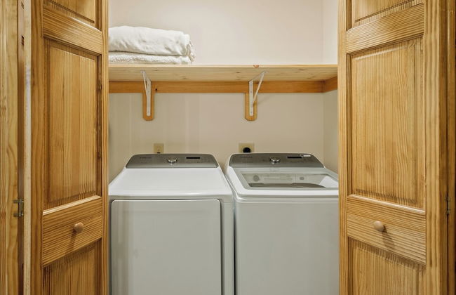 Pocono Paradise by Avantstay Lakeside Retreat, Hot Tub, Game Room, Near Beach - Foto 74