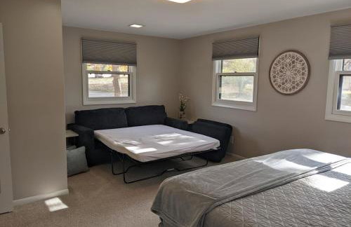 Walk to K-State, Sleeps 12, Pool Table, Hot Tub - Foto 42