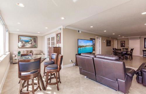 1055-606 Gulf Side High Rise with Pond View - Foto 13