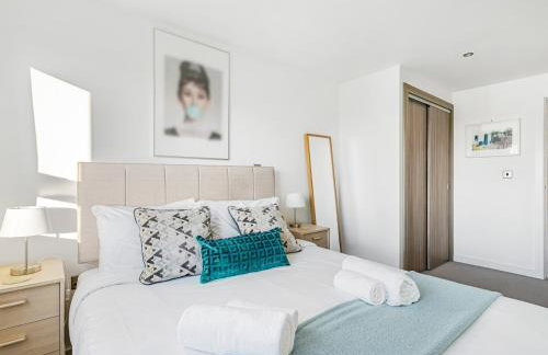 Charming Stay with a Balcony in Bow - Pass the Keys - Photo 17