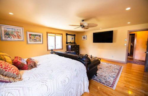 LUXURY!! Hot Tub, Pool Table, River & Petting zoo? - Foto 20