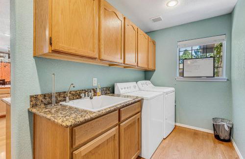 ACE - A Hole in One Right on the Golf Course Hot Tub Mt Views Pines - Foto 41