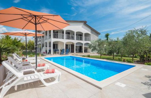 1 Bedroom Awesome Apartment In Nova Vas - Photo 1