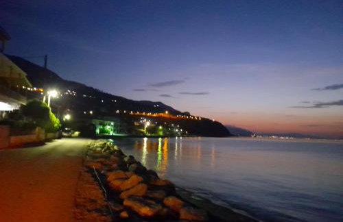 MODERN GROUND FLOOR APARTMENT ON the PEBBLES - Foto 50