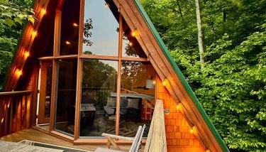 Charming A-Frame Cabin w Hot Tub & Mountain Views - Foto 1