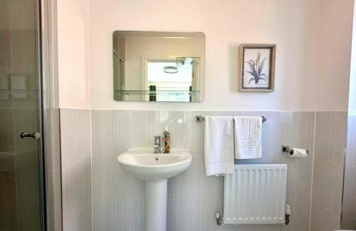 Charming 3 bedroomed House in Bicester sleeps 6 - Foto 12