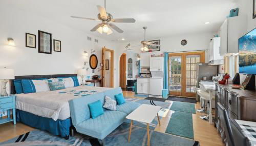 The Starlight Tower Hot Tub Suite with 8-Jet Massage Shower and Amazing Views - Foto 2