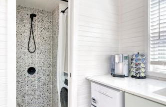 Stay Portland - Teal & Terrazzo Bright Portland Tiny Home - Photo 10