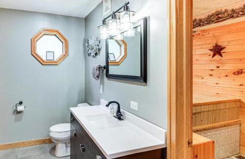 Sauna and Deck Wooded Cabin on Lake Vermilion! - Foto 16