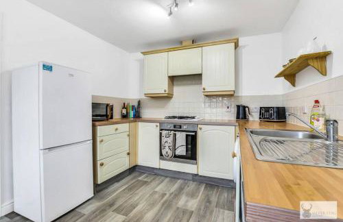 Modern 4-Bedroom Gem Family & Business Friendly - Foto 4