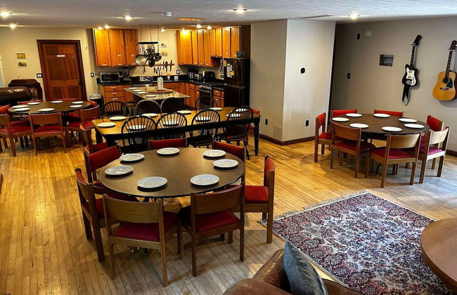 Private Retreat w Pool Hot Tub and Dining Hall - Foto 45