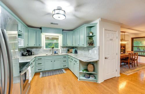 Riverfront Cuero Vacation Home with Spacious Deck! - Foto 9