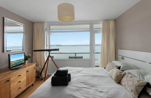 Seaside Rendezvous - Sleeps 7, Sea Views & Parking - Foto 17