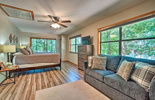 Home with Large Deck on Table Rock Lake! - Foto 13