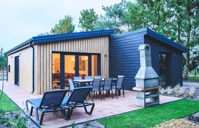 Modern Holiday Home With Infrared Sauna - Photo 16