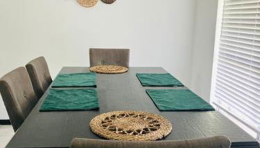 The Greenhouse Effect - Foto 4