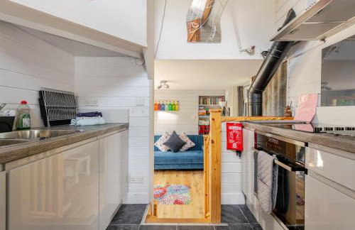 The Scullery - a quirky annex with wood fire - Foto 28
