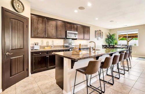 IndioStay 5min to Coachella & Stagecoach Fest -Private Pool, Water Slide, Waterfall, Jacuzzi, Fire Pit - Foto 20