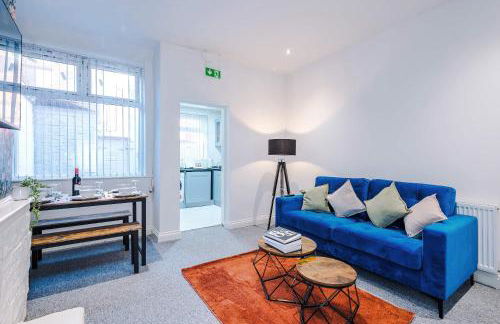 3 Bed house - Free Parking - Free Wifi - Foto 2