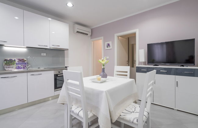 Drop In Split Suites - Photo 22