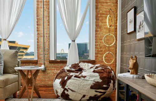 Luxury Downtown Loft Getaway with Gym, Pool, Game room - Foto 17