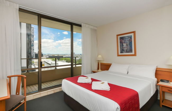 The Summit Apartments - Photo 5