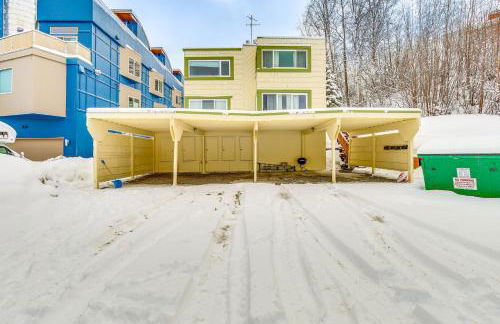 Near Hiking Cozy Anchorage Retreat with Fireplace! - Foto 1