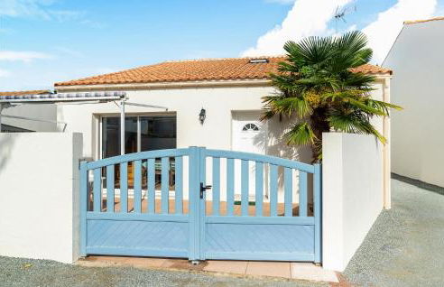 Beautiful Home In La Faute Sur Mer - Photo 9