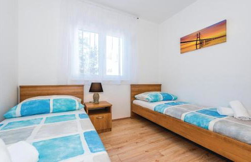 Six-Bedroom Holiday Home In Rogoznica - Foto 36