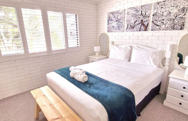 Joanne Apartments - Photo 24