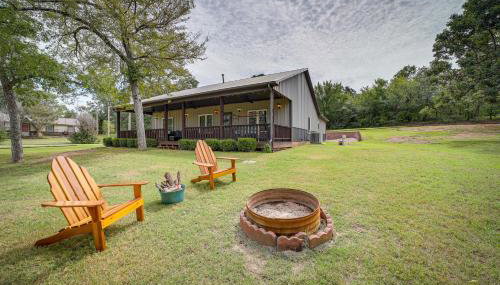 Cozy Checotah Retreat with Deck Near Eufaula Lake - Foto 1