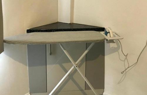 Modern 2 Bedroom House with 2 Ensuite and Free Parking - Photo 22