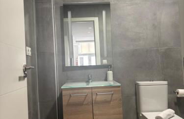 HERMOSO PISO a 3 min de la ESTACION DE BUS Y TREN AVE - Photo 45