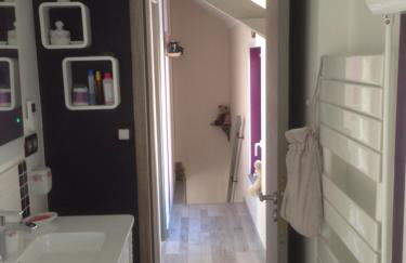 A pied, 300m de la plage et 500m du village - Photo 20