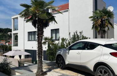 Great outdoor living steps away from the beach - Photo 32