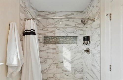 Cozy 3 Bedroom Family Beach Home in Galveston - Photo 14