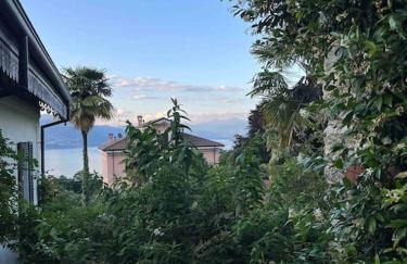 Medieval Stone Retreat with Lake Views - Foto 3