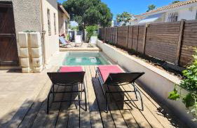 family home between land and sea with pool - Photo 1