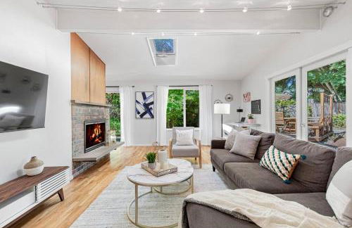 Mid-Century Modern Home - 3-Bedroom Rambler - Foto 9