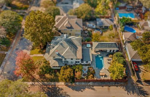 Pool Outdoor TV Fire Pit Game Room - Foto 41