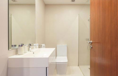 Bright & Spacious Flat by Host Wise - Foto 26