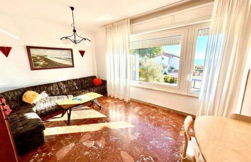 Villa Edith - stupenda villa con terrazzo vista mare e spiaggia inclusa - Foto 6