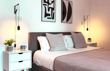 Spacious 1-Bedroom Apartment near Kew Gardens with Balcony & Parking - Foto 11