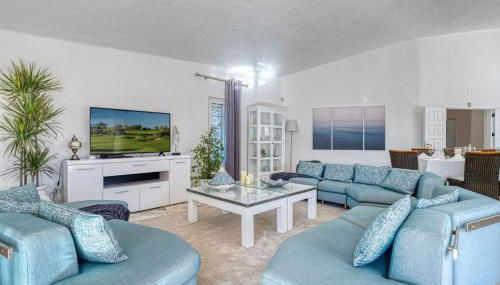 Golfinhos - MAGNIFICENT & SPACIOUS 5 BEDROOM VILLA - Foto 4