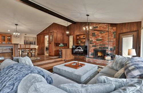 Bear Paw Cabin - 3 Living Areas, Hot Tub & Ping Pong Table - Foto 2