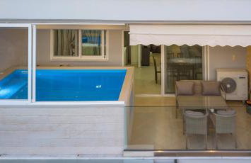 Grand Suites with Private Pools - Photo 27
